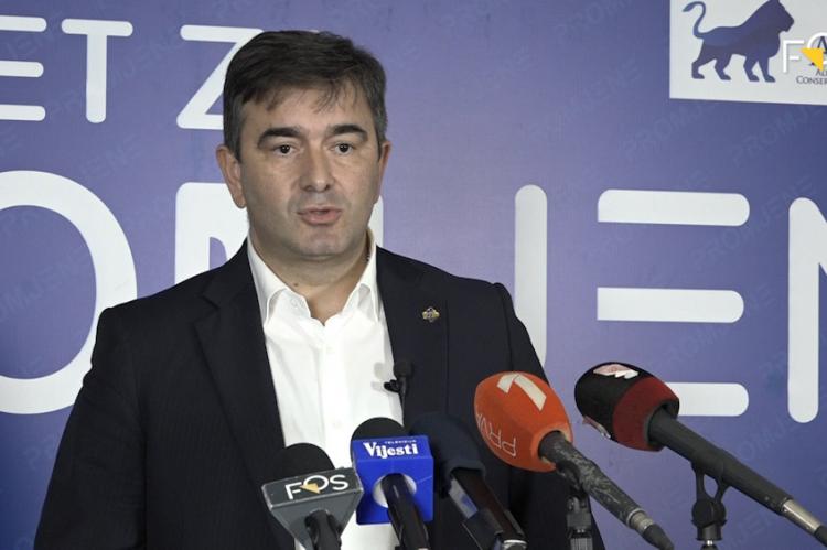 Медојевић: Мотив атентата оцигледно политички, сви погледи су уперени на црногорски АНБ