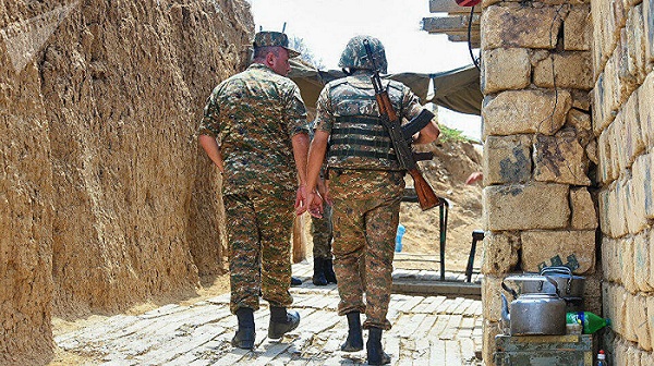 „Настављају се борбе различитог интензитета праћене артиљеријским дејствима непријатеља“