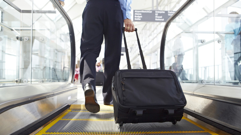 РТ: Шпанија „дискретно протерала“ двоје запослених у амбасади САД – Ел Паис