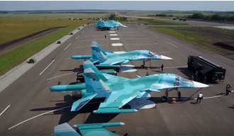 Вежба слетања и полетања на аутопуту авиона Су-34 и Ан-26