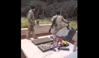 Уништавање јерменског гробља од стране азербејџанске војске у Нагорно-Карабаху