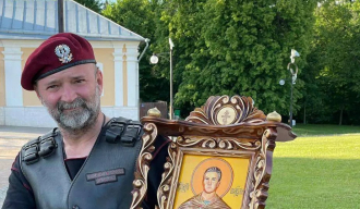 „Ноћни вукови“ доносе икону погинулог руског војника у цркву у Косовској Митровици