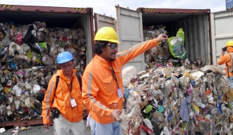 РТ: „Бааааааа бај, добро олакшање“: Филипини послали хиљаде тона смећа назад у Канаду