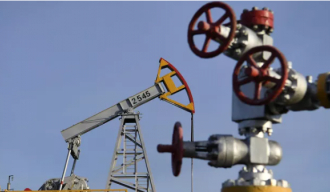 Русија ће у координацији са земљама ОПЕК+ смањити производњу нафте