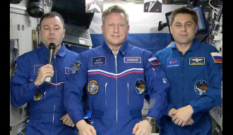 Руска посада на МСС-у честита Дан космонаутике
