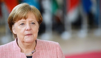 Меркелова: Повратак Москве у Г8 нема смисла док се не реши украјинска криза
