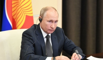 Путин: Борба против вируса корона треба да буде изнад политике