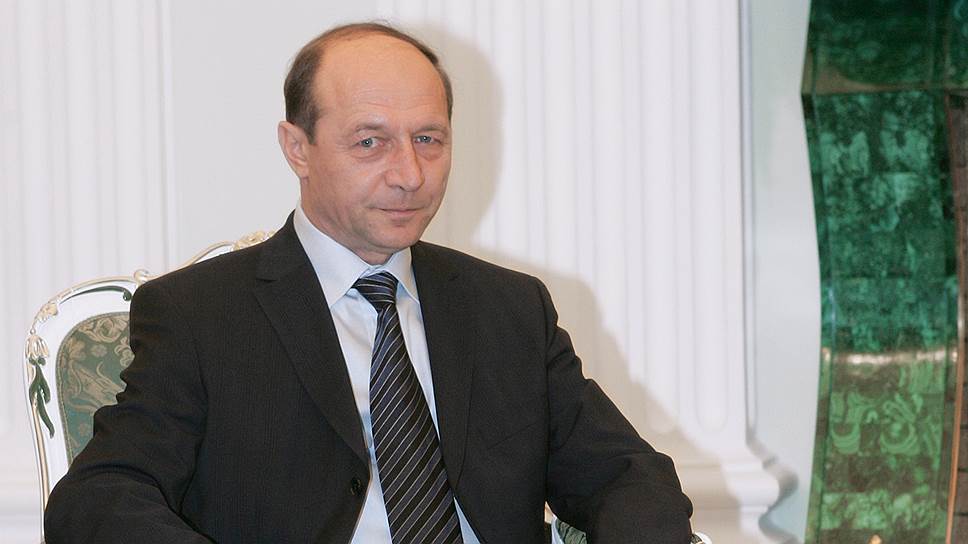 Басеску: Немачка притиска пет држава ЕУ које нису признале Косово да то учине
