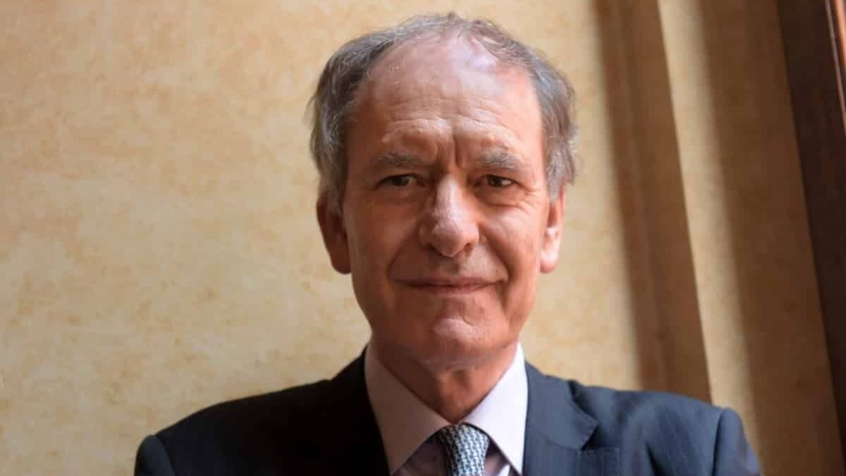 Италијански дипломата оштро о НАТО самиту, називајући га патетичним и опасним