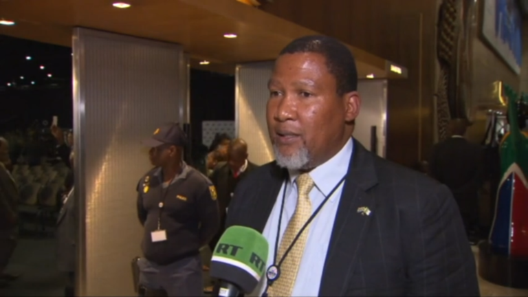 РТ: Африканци се питају зашто користимо доларе за трговину једни са другима — Манделин унук за РТ