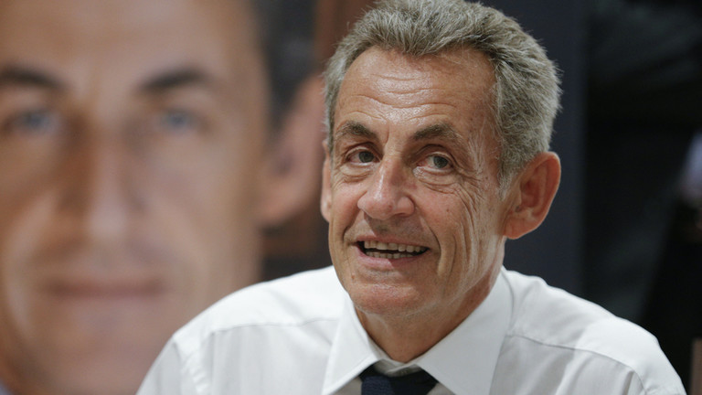 РТ: САД користе Украјину да ослабе ЕУ – бивши француски председник