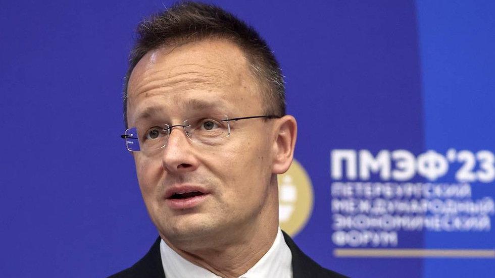 ЕУ не би требало да производи оружје или да обучава војнике у Украјини – мађарски министар