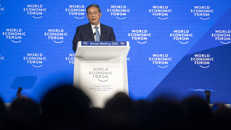 Кинески премијер није на мом нивоу – Зеленски