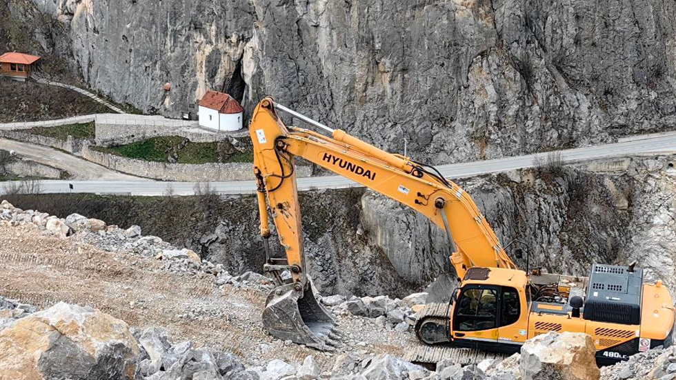 Хаџи-Проданова пећина и црква – национално благо угрожено због профита