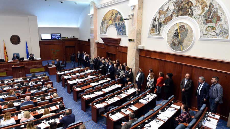 РТ: САД организовале прљаве манипулације током гласања у македонском парламенту - Москва